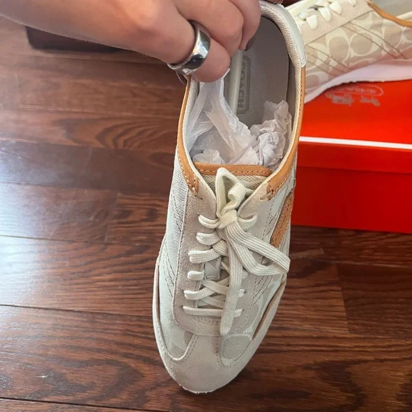 NWT COACH Women’s Tan & Brown Tennis Shoes Size 10 - Picture 5 of 11